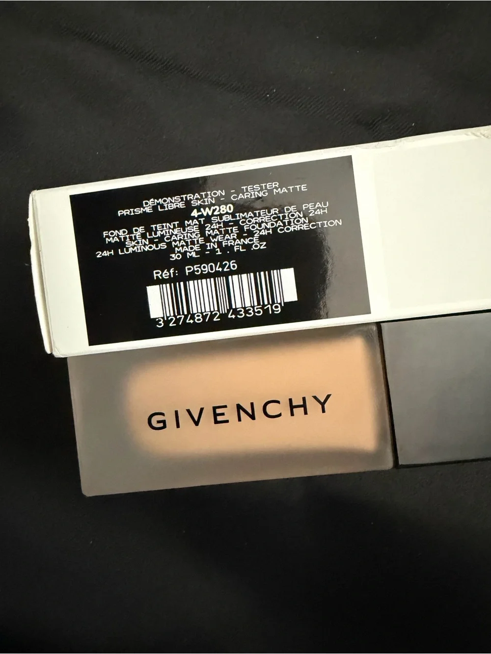 Givenchy Prisme Libre Skin-Caring Matte Foundation